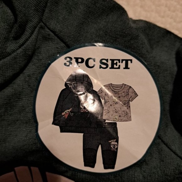 Star Wars Mandalorian boys 6/9 months 3 piece jogger, jacket & bodysuit NEW - Picture 5 of 6